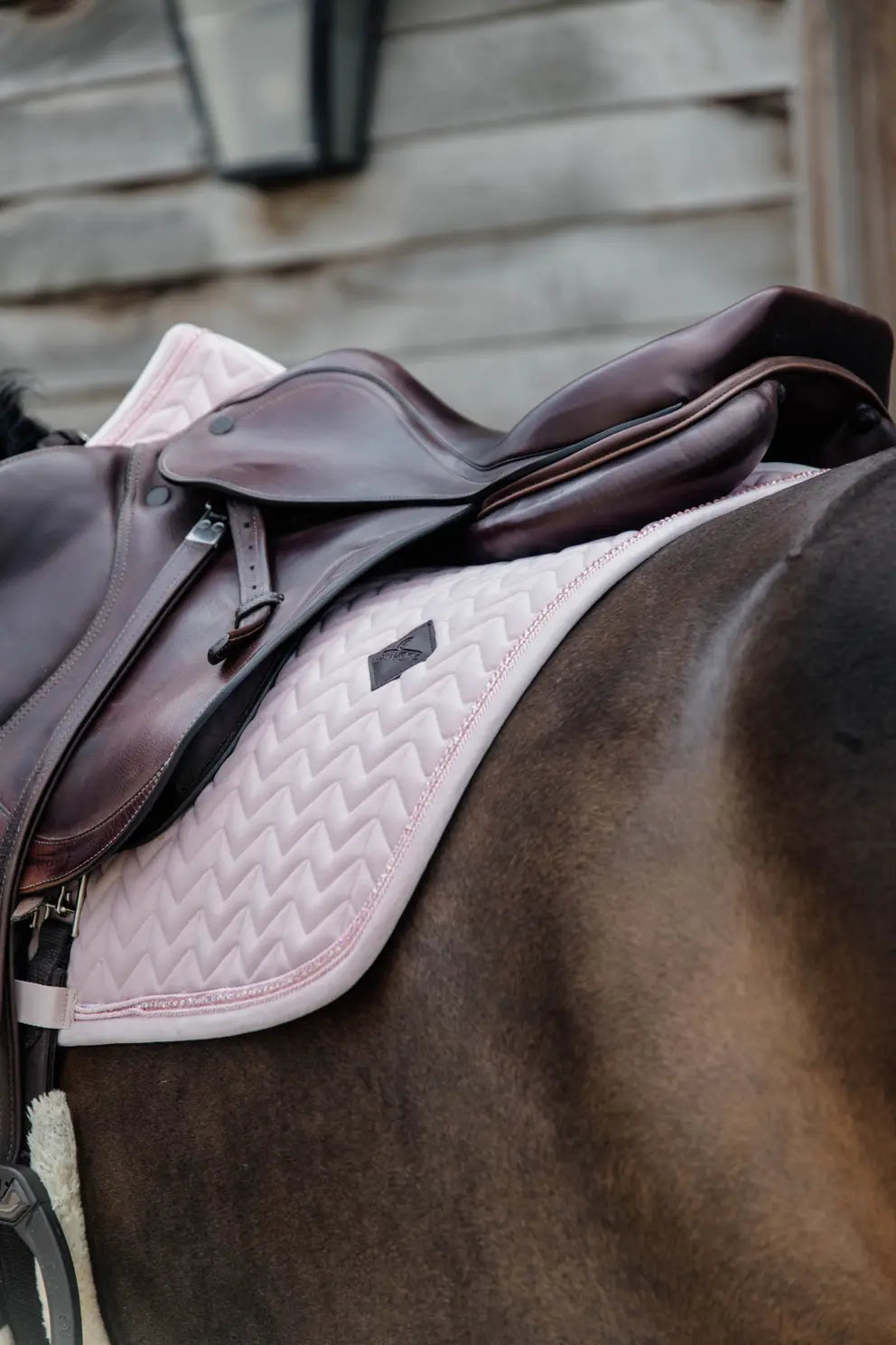 Kentucky Velvet Pearls Show Jump Saddle Pad Soft Rose