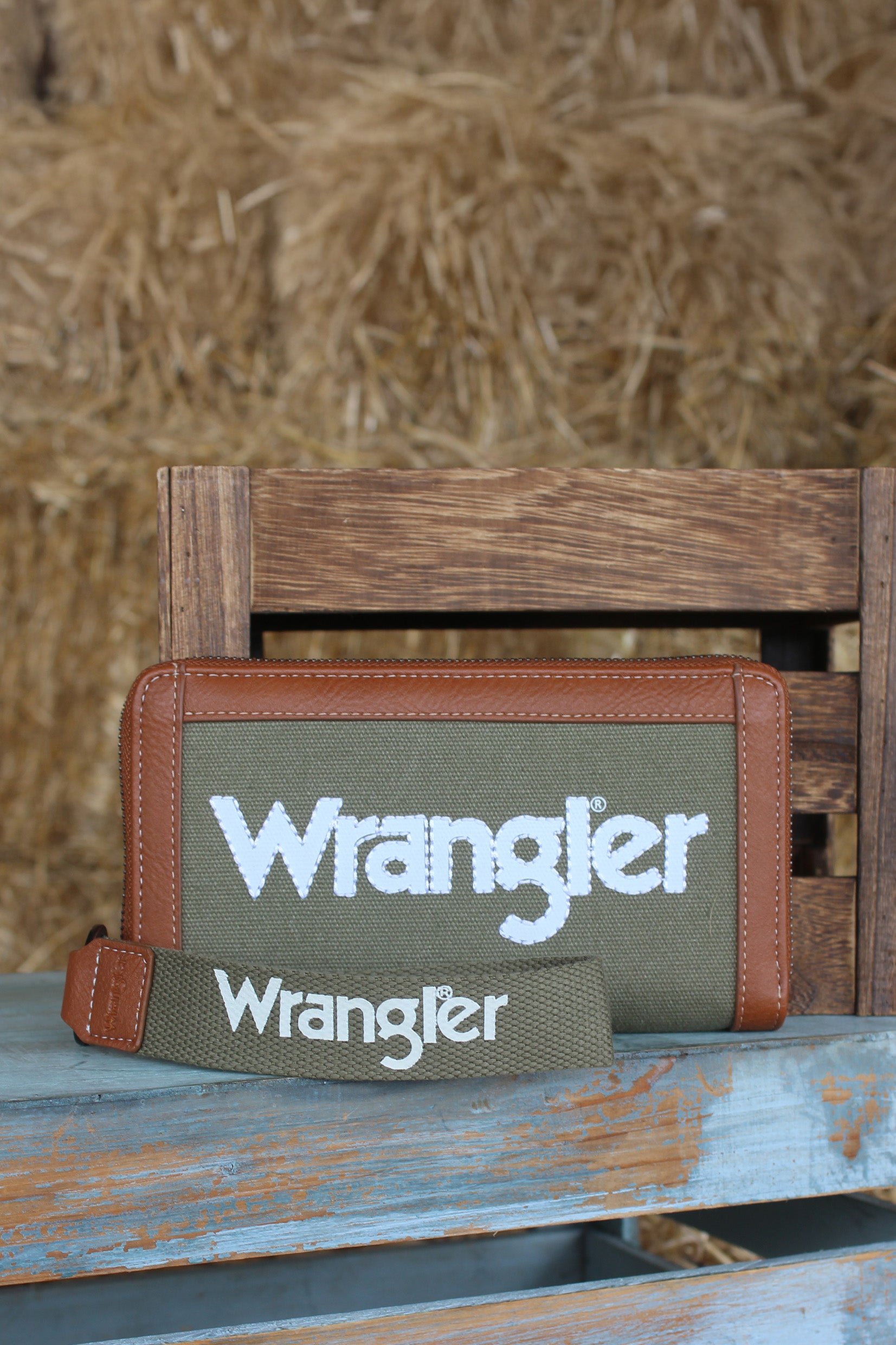 Wrangler Canvas Iconic Logo Wallet