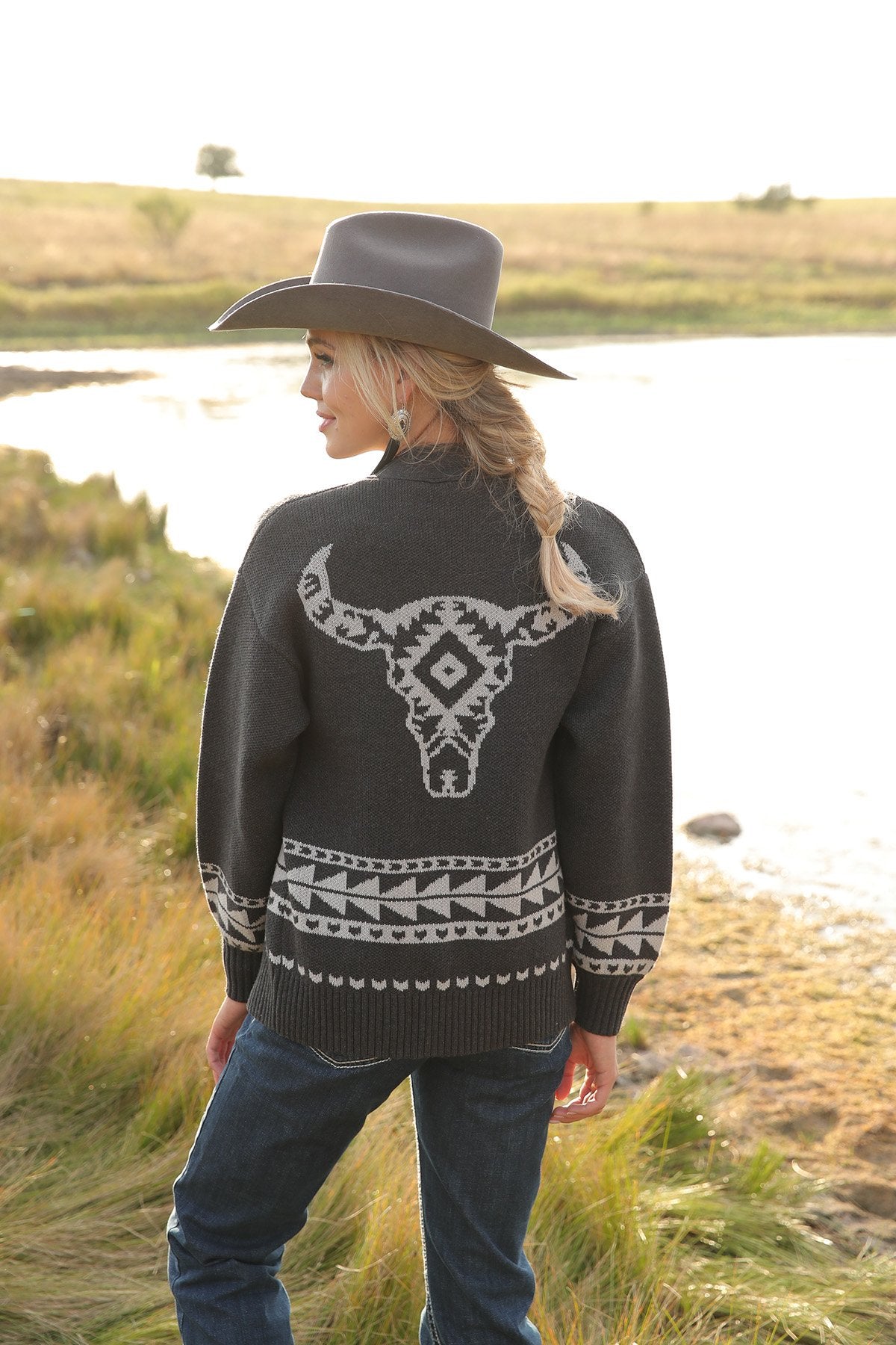 Cinch clearance pullover sweater